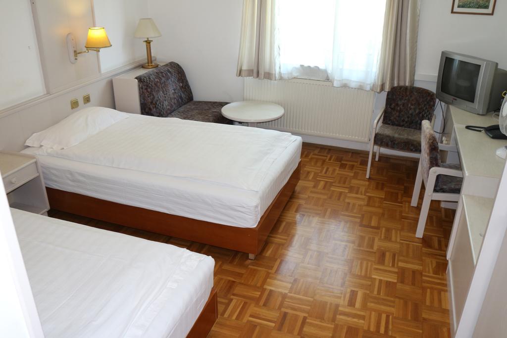 Hotel Wasserpalast - Breakfast For Free!!! 그라츠 외부 사진